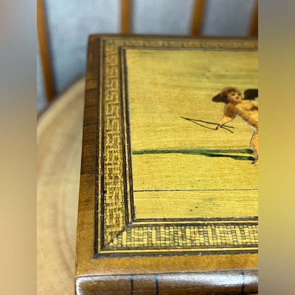 Antique Italian Sorrento wood inlay puzzle casket box with key 6.25" - Picture 7 of 10